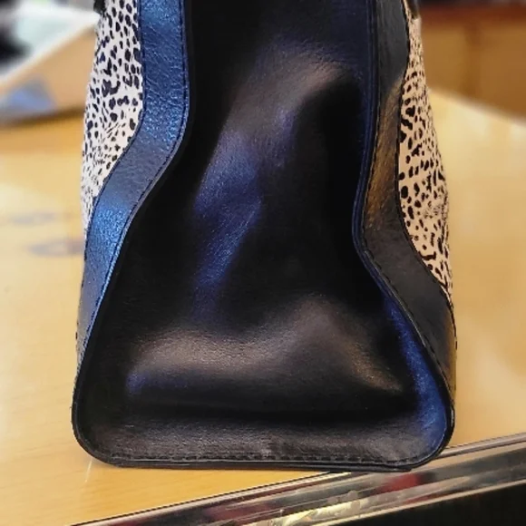 Fossil Black and White Satchel - Picture 13 of 16